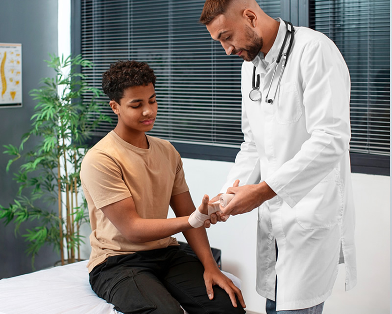 Physical therapist providing personalized care for auto accident injury recovery